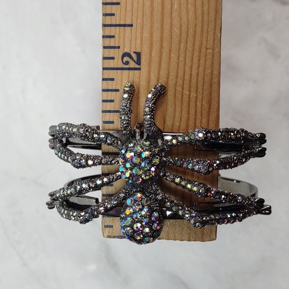 Kirk's Folly Enchanted Aurora Borealis Spider Bracelet - Picture 7 of 10